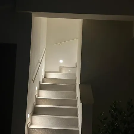 Bianco Deluxe Apartment